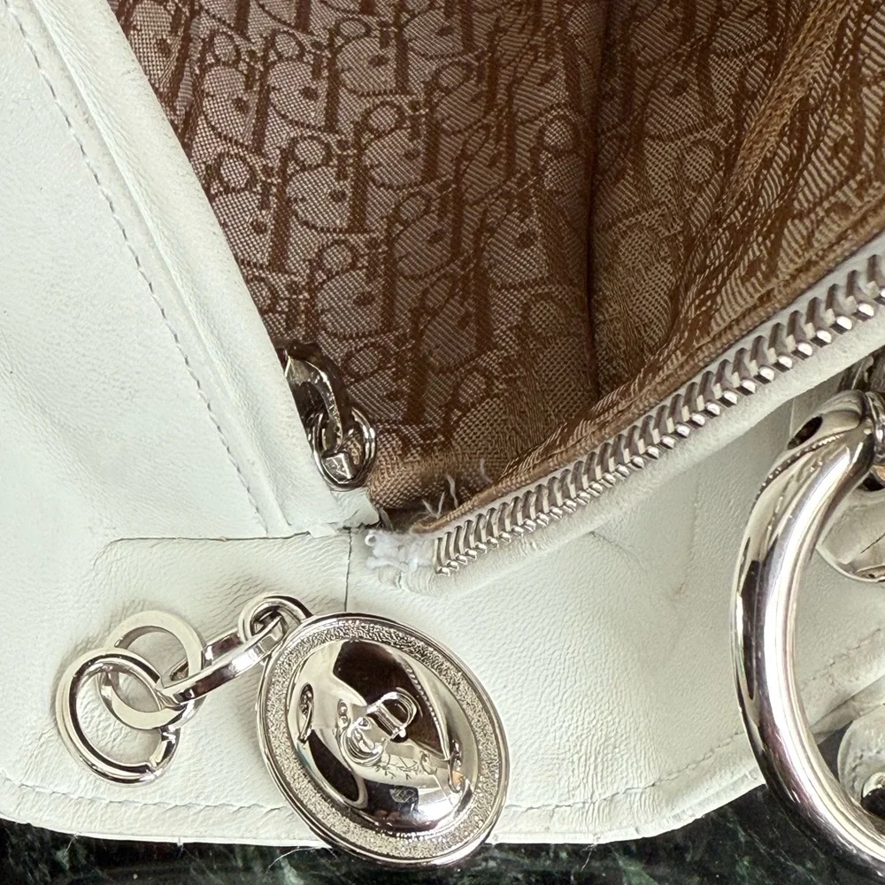 Christian Dior Cannage Lady Dior - Picture 15 of 17